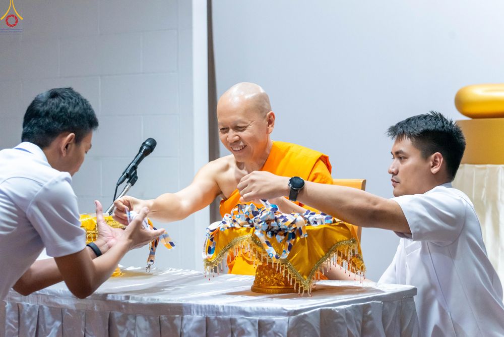 ภาพ No.319972:วันที่ 6 เมษายน พ.ศ.2569 ทีมจัดภัตตาหารประชุมเตรียมงานถวายมหาสังฆทาน 40,000 กว่าวัดทั่วประเทศ บูชาธรรม 82 ปี หลวงพ่อธัมมชโย