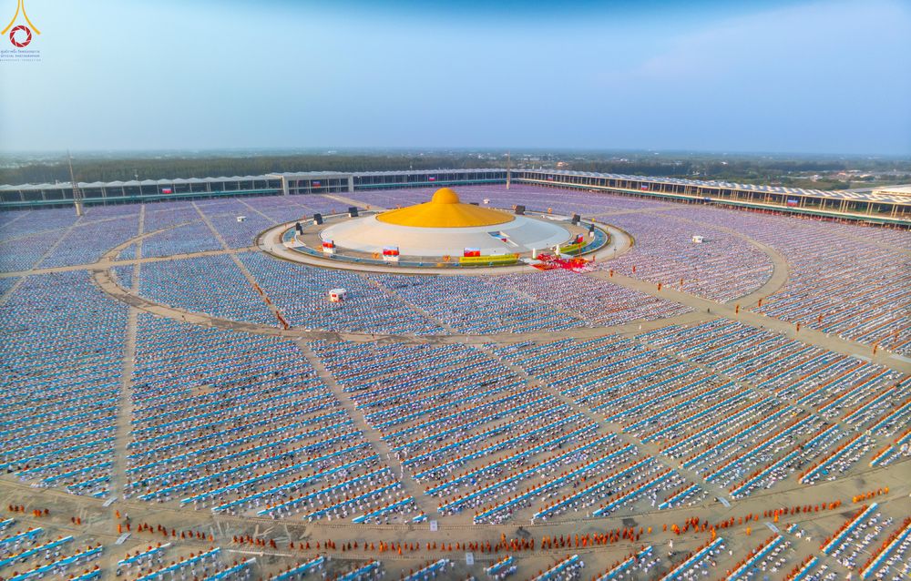 ภาพ No.324016:วันที่ 22 เมษายน พ.ศ.2569 (วันคุ้มครองโลก) พิธีถวายมหาสังฆทาน 40,000 กว่าวัดทั่วประเทศ ณ ลานธรรม พระมหาธรรมกายเจดีย์ วัดพระธรรมกาย