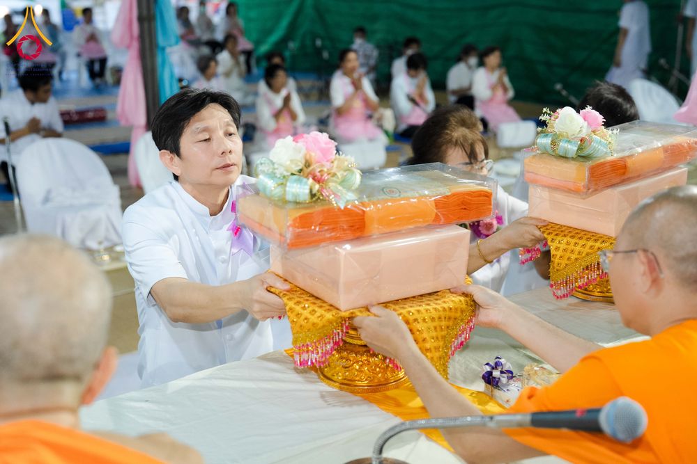 ภาพ No.299186:วันที่ 21 มกราคม พ.ศ. 2569 พิธีถวายภัตตาหารเป็นสังฆทาน แด่พระธรรมยาตรา ณ อนุสรณ์สถานบางปลา วัดบางปลา อำเภอบางเลน จังหวัดนครปฐม ในโครงการธรรมยาตรา กตัญญูบูชา มหาปูชนียาจารย์ พระมงคลเทพมุนี(สด จนฺทสโร) พระผู้ปราบมาร อนุสรณ์สถาน 7 แห่ง ปีที่ 14