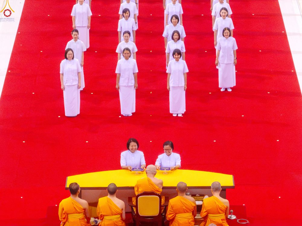 ภาพ No.339012:วันอาทิตย์ที่ 12 กรกฎาคม พ.ศ.2569 พิธีมุทิตาผู้สอบได้เปรียญธรรม ประโยค 1-2 ถึง ป.ธ.9 และ บ.ศ.1-2 ถึง บ.ศ.6 สำนักศาสนศึกษาวัดพระธรรมกาย ประจำปี 2569, พิธีมอบตราตั้งแต่งตั้งอาจารย์ใหญ่ สำนักศาสนศึกษาวัดพระธรรมกาย