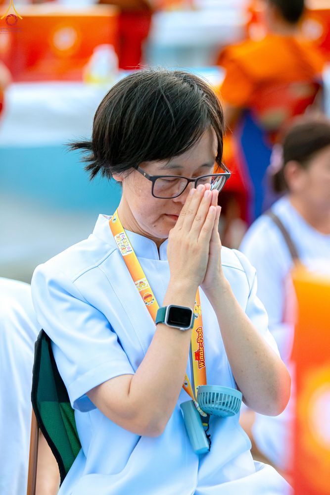 ภาพ No.324702:วันที่ 22 เมษายน พ.ศ.2569 (วันคุ้มครองโลก) บรรยากาศสาธุชน ในงานถวายมหาสังฆทาน 40,000 กว่าวัดทั่วประเทศ ณ ลานธรรม วัดพระธรรมกาย