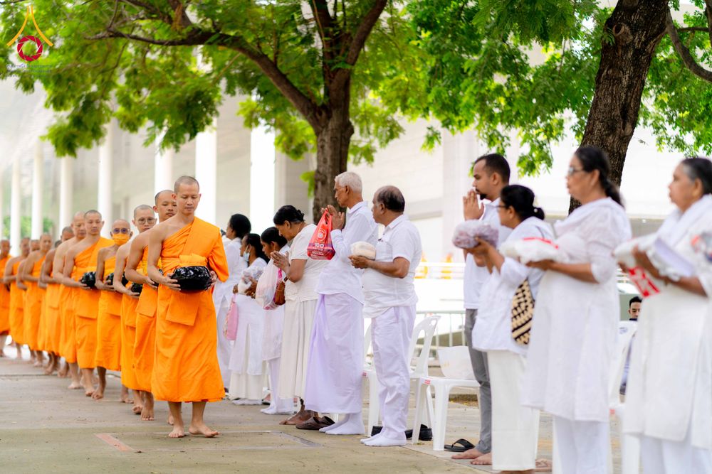ภาพ No.342504:วันที่ 31 กรกฎาคม พ.ศ. 2569  ต้อนรับคณะแสวงบุญชาวศรีลังกา 31 ท่าน เยี่ยมชมวัดพระธรรมกาย