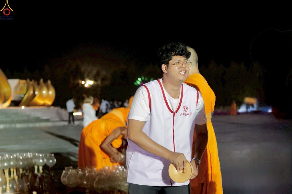 ภาพ No.306623:ภาพเบื้องหลังอาสาสมัครรวมใจ ชุดที่ 5 ในโครงการธรรมยาตรา กตัญญูบูชา มหาปูชนียาจารย์ พระมงคลเทพมุนี(สด จนฺทสโร) พระผู้ปราบมาร อนุสรณ์สถาน 7 แห่ง ปีที่ 14