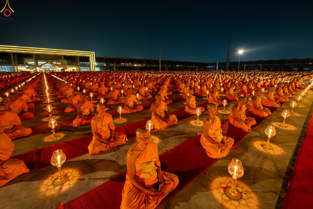 ภาพ No.308056:วันที่ 31 มกราคม พ.ศ. 2569 พิธีจุดประทีปธรรมถวายเป็นพุทธบูชา  และบูชาธรรมมหาปูชนียาจารย์ (ภาพชุดที่ 3) ณ วัดพระธรรมกาย ปทุมธานี ในโครงการธรรมยาตรา กตัญญูบูชา มหาปูชนียาจารย์ พระมงคลเทพมุนี(สด จนฺทสโร) พระผู้ปราบมาร อนุสรณ์สถาน 7 แห่ง ปีที่ 14