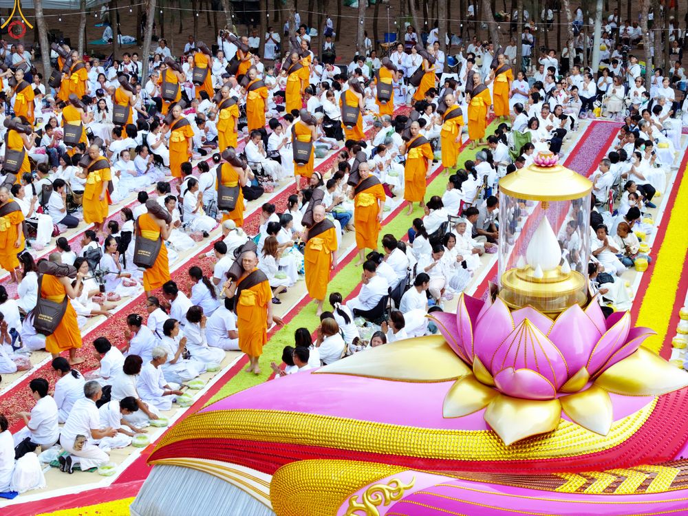 ภาพ No.287498:วันที่ 3 มกราคม พ.ศ. 2569 พิธีต้อนรับพระธรรมยาตรา ในโครงการธรรมยาตรา กตัญญูบูชา มหาปูชนียาจารย์ พระมงคลเทพมุนี(สด จนฺทสโร) พระผู้ปราบมาร อนุสรณ์สถาน 7 แห่ง ปีที่ 14 ณ อนุสรณ์สถานมหาวิหารพระมงคลเทพมุนี (โลตัสแลนด์) อ.สองพี่น้อง จ.สุพรรณบุรี