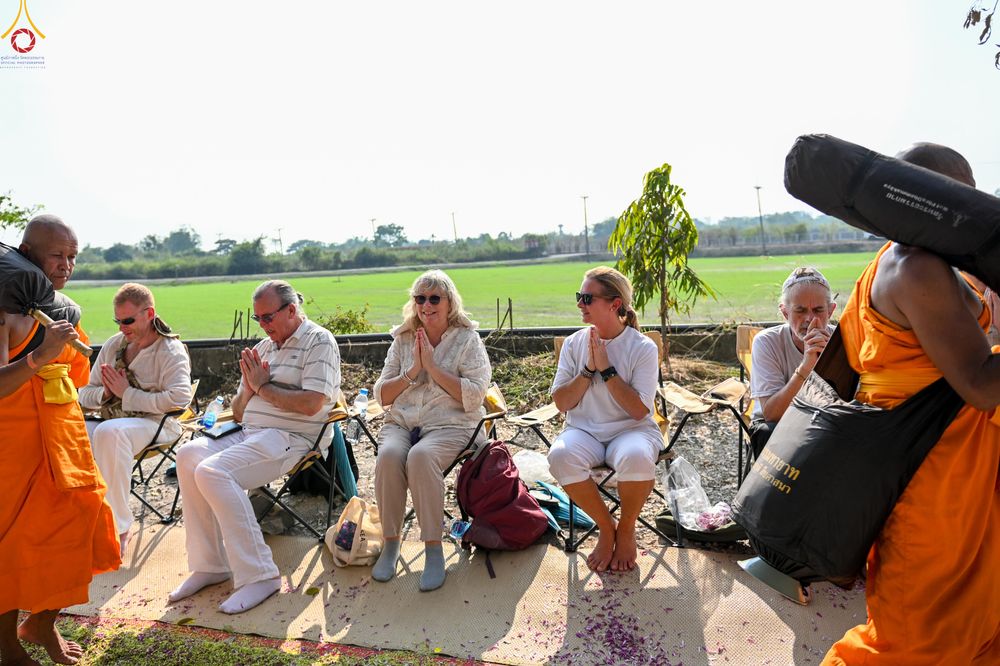 ภาพ No.299382:วันที่ 18 มกราคม พ.ศ. 2569 พิธีต้อนรับพระธรรมยาตรา ณ อนุสรณ์สถานลำดับที่ 5 สถานที่เผยแผ่วิชชาธรรมกายครั้งแรก อนุสรณ์สถานบางปลา วัดบางปลา อำเภอบางเลน จังหวัดนครปฐม ในโครงการธรรมยาตรา กตัญญูบูชา มหาปูชนียาจารย์ พระมงคลเทพมุนี(สด จนฺทสโร) พระผู้ปราบมาร อนุส