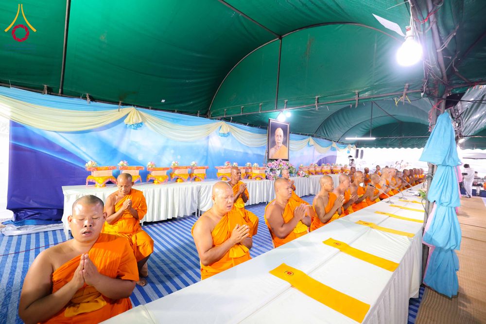 ภาพ No.298501:วันที่ 20 มกราคม พ.ศ. 2569 พิธีถวายภัตตาหารเป็นสังฆทาน แด่พระธรรมยาตรา ณ อนุสรณ์สถานบางปลา วัดบางปลา อำเภอบางเลน จังหวัดนครปฐม ในโครงการธรรมยาตรา กตัญญูบูชา มหาปูชนียาจารย์ พระมงคลเทพมุนี(สด จนฺทสโร) พระผู้ปราบมาร อนุสรณ์สถาน 7 แห่ง ปีที่ 14