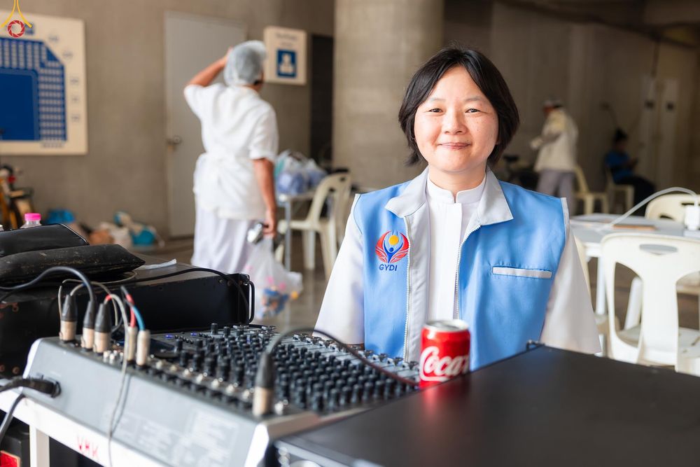 ภาพ No.325880:วันที่ 22 เมษายน พ.ศ.2569(วันคุ้มครองโลก) งานถวายมหาสังฆทาน 40,000 กว่าวัดทั่วประเทศ เจ้าหน้าที่ สาธุชน ร่วมใจจัดเตรียมภัตตาหารเพล (ชุด 2)