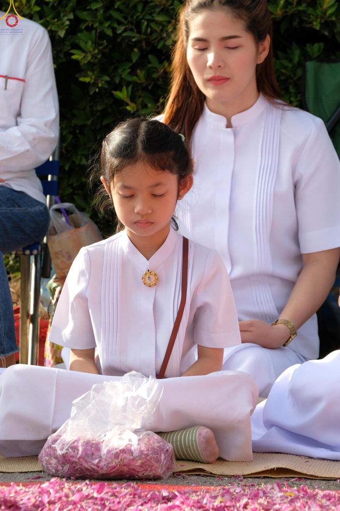 ภาพ No.287716:วันที่ 3 มกราคม พ.ศ. 2569 พิธีต้อนรับพระธรรมยาตรา ครั้งที่ 2 (ภาพชุดที่ 2) ในโครงการธรรมยาตรา กตัญญูบูชา มหาปูชนียาจารย์ พระมงคลเทพมุนี(สด จนฺทสโร) พระผู้ปราบมาร อนุสรณ์สถาน 7 แห่ง ปีที่ 14 ณ อนุสรณ์สถานมหาวิหารพระมงคลเทพมุนี (โลตัสแลนด์) อ.สองพี่น้อง จ.