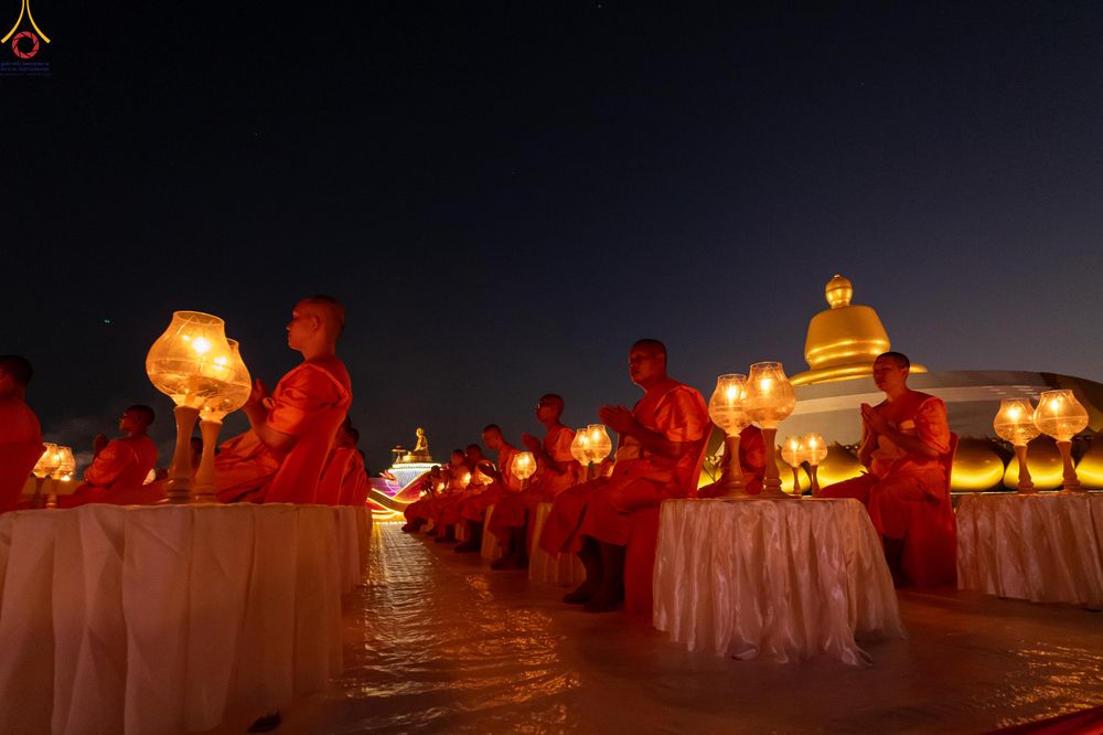 ภาพ No.302306:วันที่ 23 มกราคม พ.ศ. 2569 พิธีจุดประทีปธรรมถวายเป็นพุทธบูชา (ภาพชุดที่ 2) และบูชาธรรมมหาปูชนียาจารย์  ณ อนุสรณ์สถานลำดับที่ 5 สถานที่เผยแผ่วิชชาธรรมกายครั้งแรก อนุสรณ์สถานบางปลา วัดบางปลา อำเภอบางเลน จังหวัดนครปฐม ในโครงการธรรมยาตรา กตัญญูบูชา มหาปูชนีย