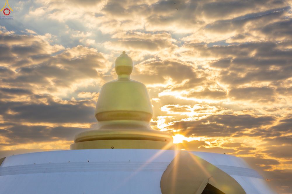 ภาพ No.302409:วันที่ 24 มกราคม พ.ศ. 2569 พิธีตักบาตรพระธรรมยาตรา ณ อนุสรณ์สถานลำดับที่ 5 สถานที่เผยแผ่วิชชาธรรมกายครั้งแรก อนุสรณ์สถานบางปลา วัดบางปลา อำเภอบางเลน จังหวัดนครปฐม ในโครงการธรรมยาตรา กตัญญูบูชา มหาปูชนียาจารย์ พระมงคลเทพมุนี(สด จนฺทสโร) พระผู้ปราบมาร อนุส