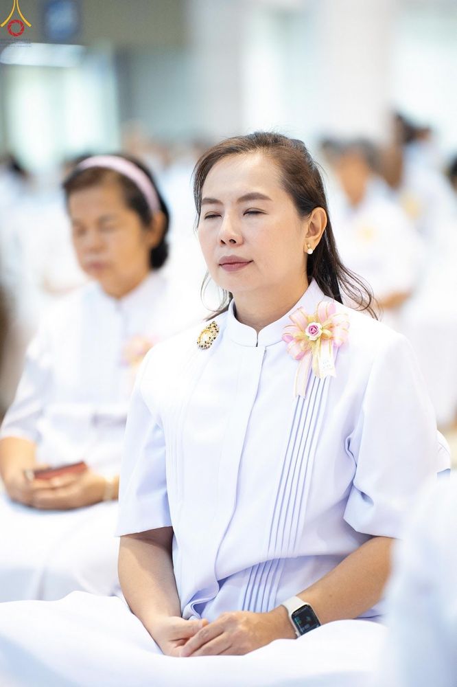 ภาพ No.345533:วันพฤหัสบดีที่ 27 สิงหาคม พ.ศ.2569 พิธีภาคสาย ปฏิบัติธรรมร่วมกัน เนื่องในวันธรรมชัย ณ สภาธรรมกายสากล วัดพระธรรมกาย