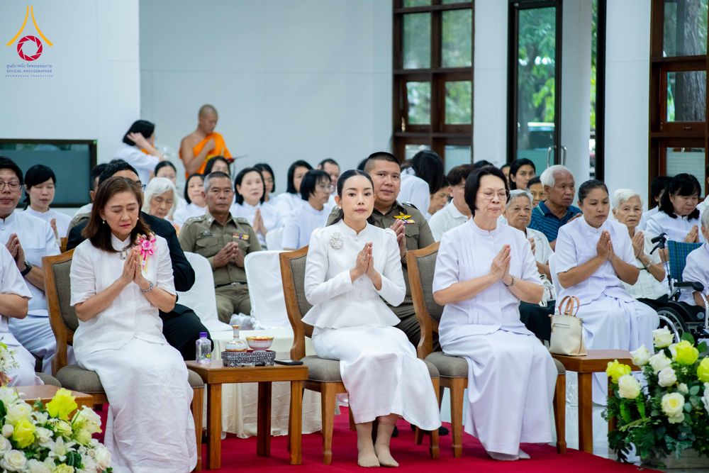 ภาพ No.314441:วันพฤหัสบดีที่ 19 มีนาคม พ.ศ. 2569 พิธีบำเพ็ญกุศล คุณพ่อณรงค์ จินตมากุล โยมบิดา พระครูปลัดรัตนวีรวัฒน์ (รังสฤษดิ์ อิทฺธิจินตโก) ที่ปรึกษาเจ้าคณะจังหวัดปทุมธานี เจ้าอาวาสวัดพระธรรมกาย  ณ ห้องปลูกศรัทธา 2 วัดพระธรรมกาย ปทุมธานี