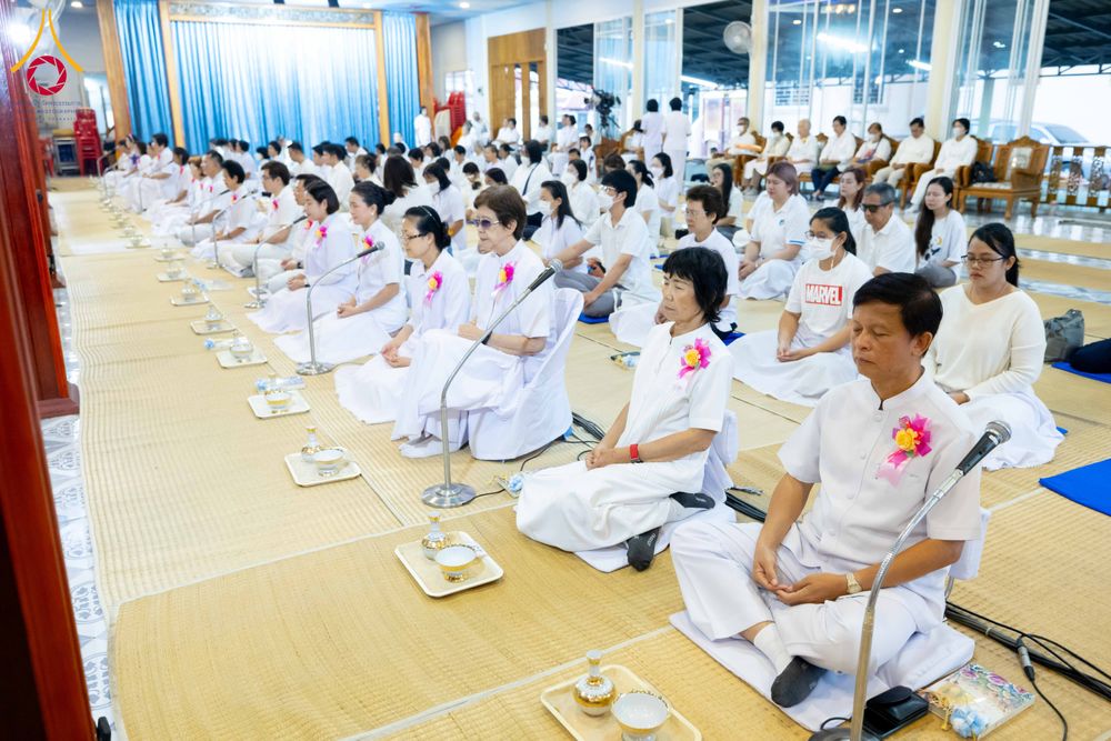 ภาพ No.295550:วันที่ 16 มกราคม พ.ศ. 2569 พิธีถวายภัตตาหารเป็นสังฆทาน แด่พระธรรมยาตรา ณ วัดโบสถ์บน ต.บางคูเวียง จ.นนทบุรี อนุสรณ์สถานลำดับที่ 4 สถานที่เกิดด้วยกายธรรม ในโครงการธรรมยาตรา กตัญญูบูชา มหาปูชนียาจารย์ พระมงคลเทพมุนี(สด จนฺทสโร) พระผู้ปราบมาร อนุสรณ์สถาน 7 แ