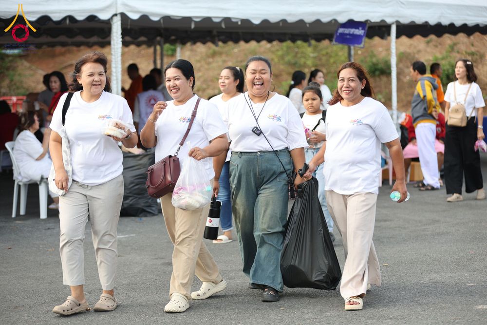 ภาพ No.310361:วันอาทิตย์ที่ 15 กุมภาพันธ์ พ.ศ. 2569 ตักบาตรพระ 1,000 รูป เมืองตรัง ปีที่ 2 ณ ลานพระบรมราชานุสาวรีย์ รัชกาลที่ 5 (หน้าศาลจังหวัดตรัง)อ.เมือง จ.ตรัง