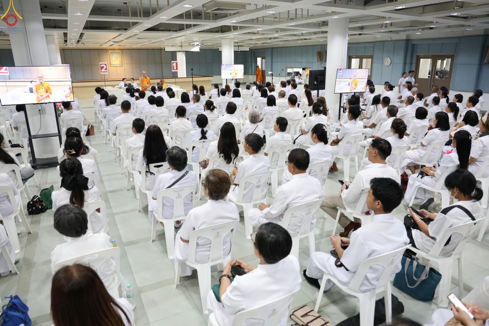 ภาพ No.319258:วันที่ 5 เมษายน พ.ศ.2569 ประชุมทีมงานลงทะเบียนพระสังฆาธิการ เพื่อพิธีถวายมหาสังฆทาน 40,000 กว่าวัดทั่วประเทศ จัดโดย กองต้อนรับพระกัลยาณมิตร วัดพระธรรมกาย