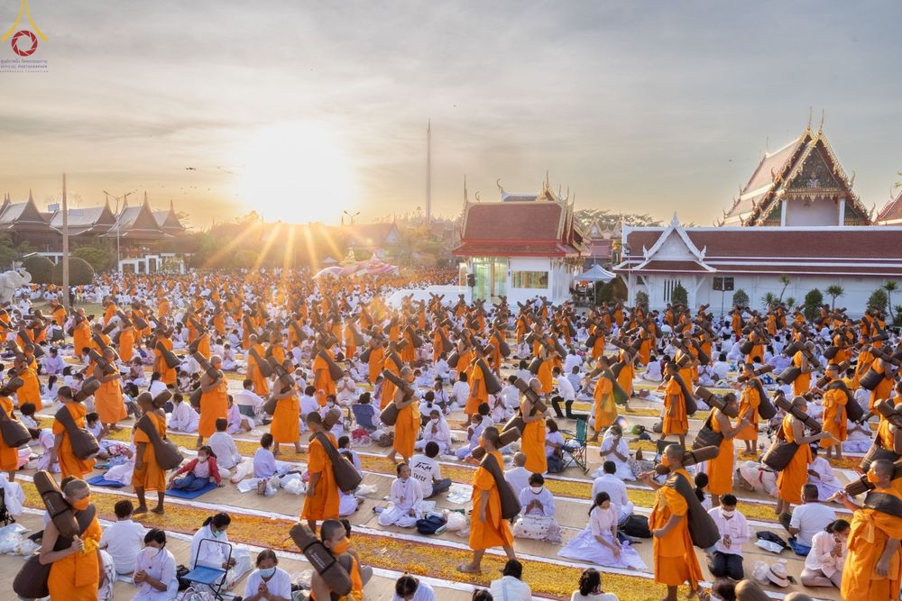 ภาพ No.70911:พิธีต้อนรับพระธรรมยาตรา ในโครงการธรรมยาตรากตัญญูบูชา มหาปูชนียาจารย์ พระมงคลเทพมุนี(สด จนฺทสโร) พระผู้ปราบมาร อนุสรณ์สถาน 7 แห่ง ปีที่ 11 วันที่ 14 มกราคม พ.ศ. 2566 ณ อนุสรณ์สถานลำดับที่ 3 สถานที่เกิดในเพศสมณะ วัดสองพี่น้อง อ.สองพี่น้อง จ.สุพรรณบุรี