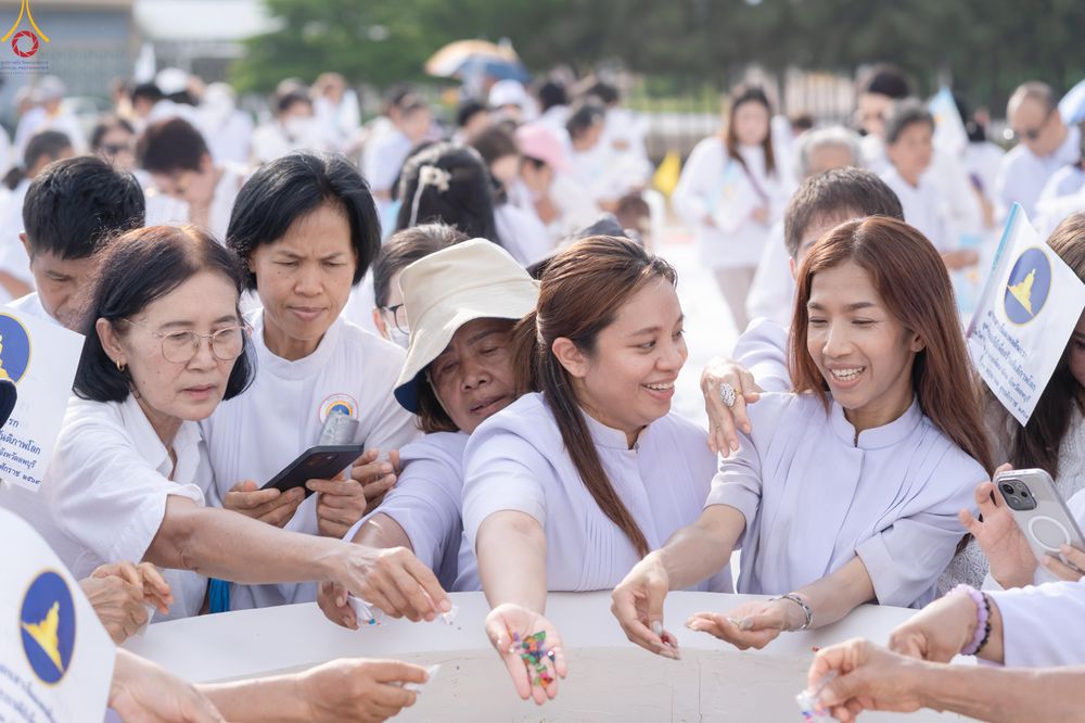 ภาพ No.331450:วันที่ 31 พฤษภาคม พ.ศ.2569 พิธีทอดผ้าป่าและตอกเสาเข็มมงคลต้นแรก องค์พระเจดีย์เพื่อสร้างสันติภาพโลก  ณ ธุดงคสถานพัฒนานิคม จังหวัดลพบุรี