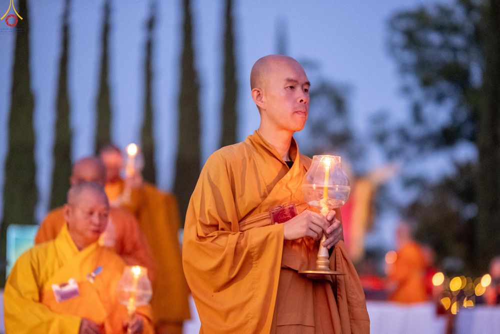ภาพ No.332778:วันอาทิตย์ที่ 31 พฤษภาคม พ.ศ. 2569 วันวิสาขบูชา ณ วัดพระธรรมกายแคลิฟอร์เนีย  ประเทศสหรัฐอเมริกา