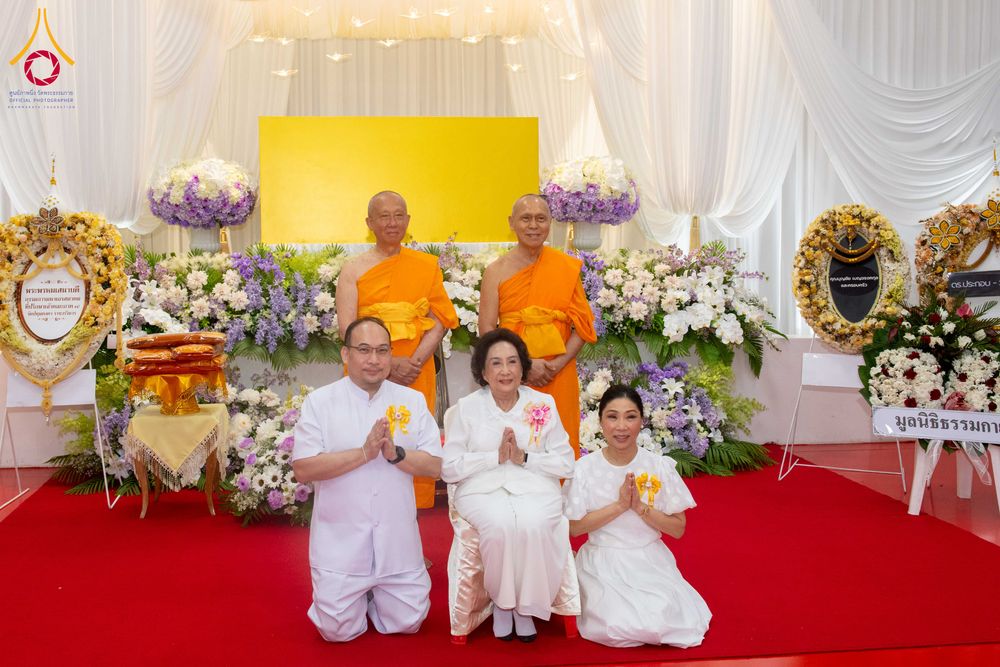 ภาพ No.316157:วันศุกร์ที่ 27 มีนาคม พ.ศ. 2569 พิธีบำเพ็ญกุศล คุณพ่อณรงค์ จินตมากุล  สิริอายุ 99 ปี 11 เดือน โยมบิดา พระครูปลัดรัตนวีรวัฒน์ (รังสฤษดิ์ อิทฺธิจินตโก) ที่ปรึกษาเจ้าคณะจังหวัดปทุมธานี เจ้าอาวาสวัดพระธรรมกาย  ณ ห้องปลูกศรัทธา 2 วัดพระธรรมกาย ปทุมธานี