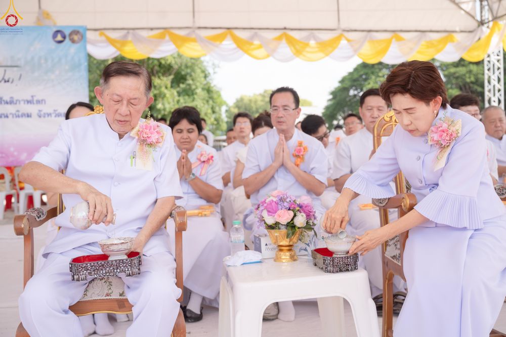 ภาพ No.331428:วันที่ 31 พฤษภาคม พ.ศ.2569 พิธีทอดผ้าป่าและตอกเสาเข็มมงคลต้นแรก องค์พระเจดีย์เพื่อสร้างสันติภาพโลก  ณ ธุดงคสถานพัฒนานิคม จังหวัดลพบุรี