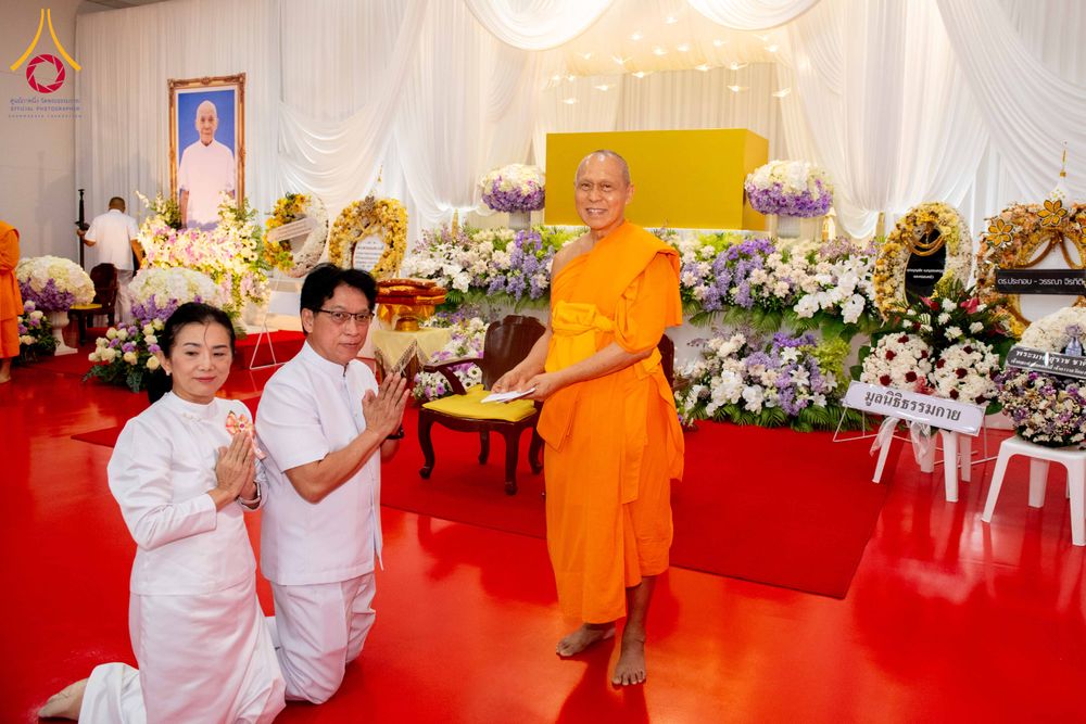 ภาพ No.315898:วันพฤหัสบดีที่ 26 มีนาคม พ.ศ. 2569 พิธีบำเพ็ญกุศล คุณพ่อณรงค์ จินตมากุล  สิริอายุ 99 ปี 11 เดือน โยมบิดา พระครูปลัดรัตนวีรวัฒน์ (รังสฤษดิ์ อิทฺธิจินตโก) ที่ปรึกษาเจ้าคณะจังหวัดปทุมธานี เจ้าอาวาสวัดพระธรรมกาย  ณ ห้องปลูกศรัทธา 2 วัดพระธรรมกาย ปทุมธานี