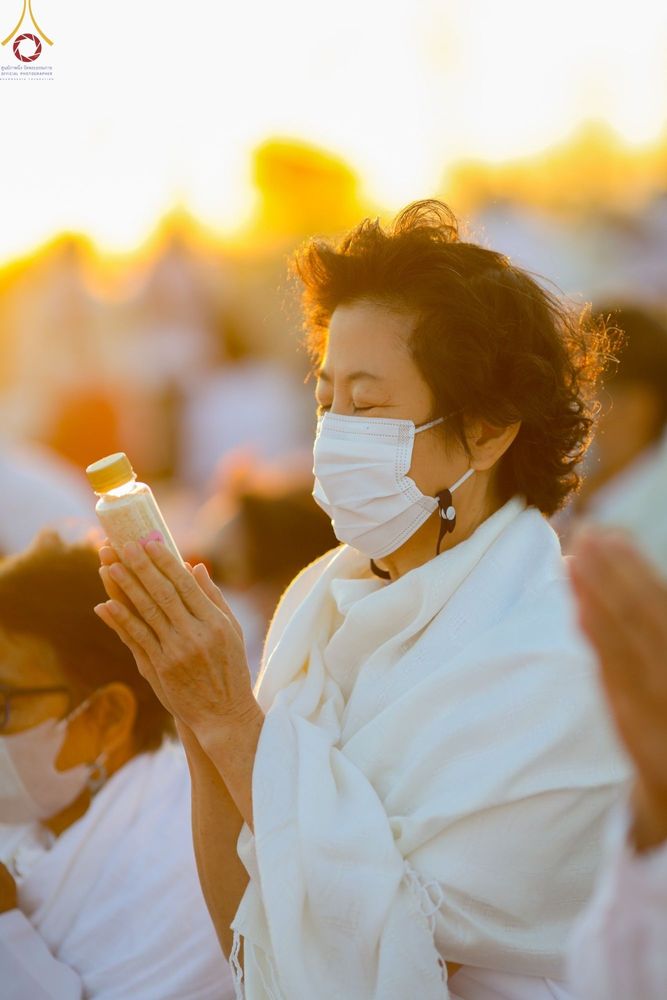 ภาพ No.74784:พิธีตักบาตรพระธรรมยาตราฯ ในโครงการธรรมยาตรากตัญญูบูชา มหาปูชนียาจารย์ พระมงคลเทพมุนี(สด จนฺทสโร) พระผู้ปราบมาร ปีที่ 11 ณ อนุสรณ์สถานลำดับที่ 5 สถานที่เผยแผ่วิชชาธรรมกายครั้งแรก อนุสรณ์สถานบางปลา วัดบางปลา อ.บางเลน จ.นครปฐม วันที่ 29 มกราคม พ.ศ. 2566