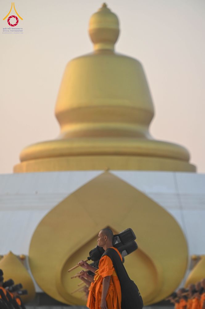 ภาพ No.299829:วันที่ 19 มกราคม พ.ศ.2569 พระธรรมยาตราปฏิบัติธรรมและถ่ายภาพหมู่ประวัติศาสตร์ ณ อนุสรณ์สถานลำดับที่ 5 สถานที่เผยแผ่วิชชาธรรมกายครั้งแรก  อนุสรณ์สถานบางปลาวัดบางปลา อ.บางเลน จ.นครปฐม ในโครงการธรรมยาตรา กตัญญูบูชา มหาปูชนียาจารย์ พระมงคลเทพมุนี(สด จนฺทสโร) 