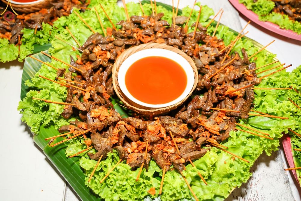 ภาพ No.74052:พิธีถวายภัตตาหารเป็นสังฆทาน แด่คณะพระธรรมยาตราฯ ในโครงการธรรมยาตรากตัญญูบูชา มหาปูชนียาจารย์ พระมงคลเทพมุนี(สด จนฺทสโร) พระผู้ปราบมาร อนุสรณ์สถาน 7 แห่ง ปีที่ 11 วันที่ 24 มกราคม พ.ศ. 2566