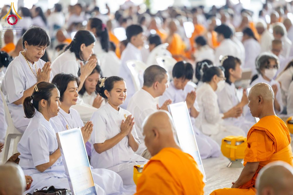 ภาพ No.321422:วันเสาร์ที่ 11 เมษายน พ.ศ.2569 พิธีขอบรรพชา พิธีขอสรณคมณ์และศีล, พิธีถวายบาตร พิธีอุปสมบท โครงการอุปสมบทหมู่ บูชาธรรมหลวงพ่อธัมมชโย พ.ศ.2569 โครงการอุปสมบทหมู่ธรรมทายาท ระดับอุดมศึกษา รุ่น 53 (ภาคฤดูร้อน) ณ วัดพระธรรมกาย ปทุมธานี