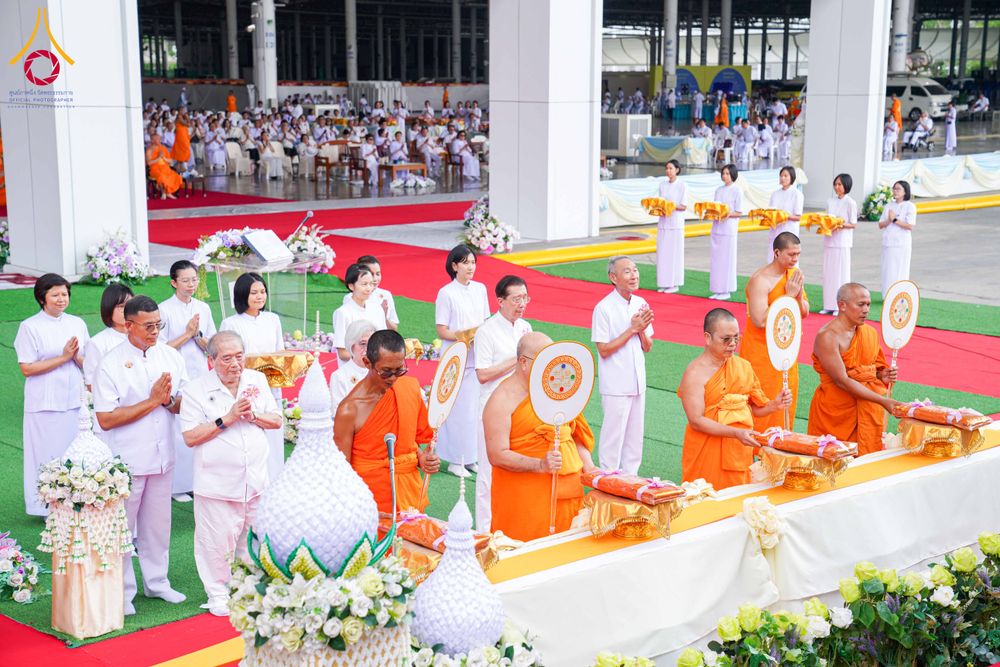 ภาพ No.316534:วันอาทิตย์ที่ 29 มีนาคม พ.ศ. 2569 พิธีทอดผ้าบังสุกุลและพิธีชำระร่าง โยมพ่อณรงค์ จินตมากุล  สิริอายุ 99 ปี 11 เดือน โยมบิดา พระครูปลัดรัตนวีรวัฒน์ (รังสฤษดิ์ อิทฺธิจินตโก) ที่ปรึกษาเจ้าคณะจังหวัดปทุมธานี เจ้าอาวาสวัดพระธรรมกาย  ณ ฌาปนสถานชั่วคราว ทางเข้า 