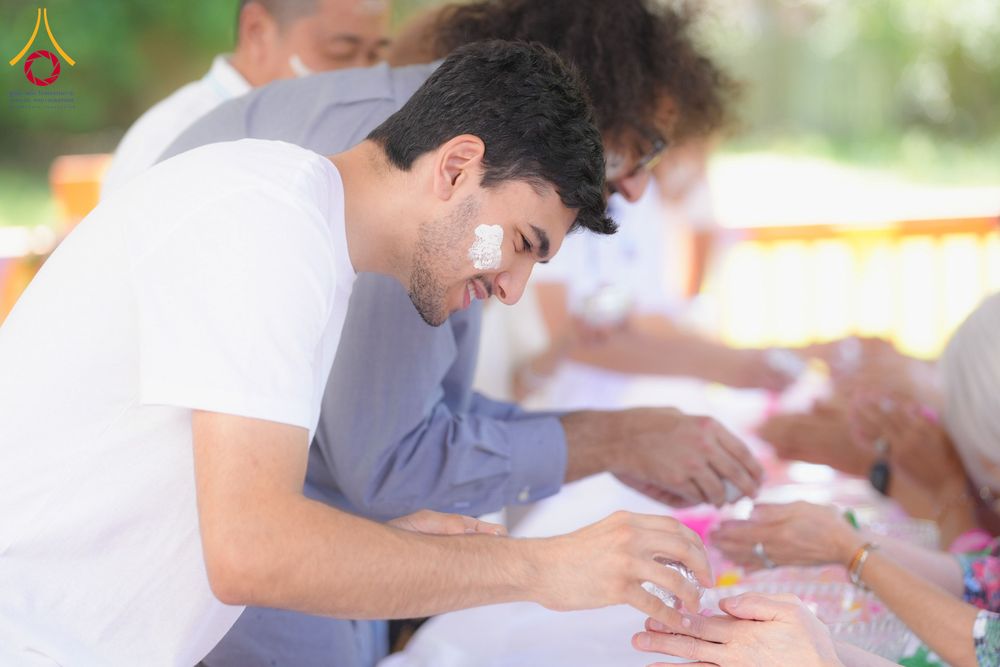 ภาพ No.321671:วันอาทิตย์ที่ 12 เมษายน พ.ศ.2569 กิจกรรมงานบุญวันสงกรานต์ (ตักบาตร ขอขมาพ่อแม่ สรงน้ำพระ รดน้ำขอพร) ณ วัดพระธรรมกายจอร์เจีย ประเทศสหรัฐอเมริกา