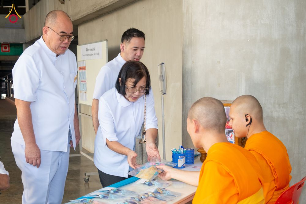 ภาพ No.322848:วันเสาร์ที่ 18 เมษายน พ.ศ. 2569 ตักบาตรฉลองพระใหม่ โครงการอุปสมบทหมู่ธรรมทายาท ระดับอุดมศึกษา รุ่นที่ 53 ภาคฤดูร้อน  ณ ฟ้องปฏิบัติธรรม ชั้นลอย 1/2 มหารัตนวิหารคด คอร์ 13 วัดพระธรรมกาย