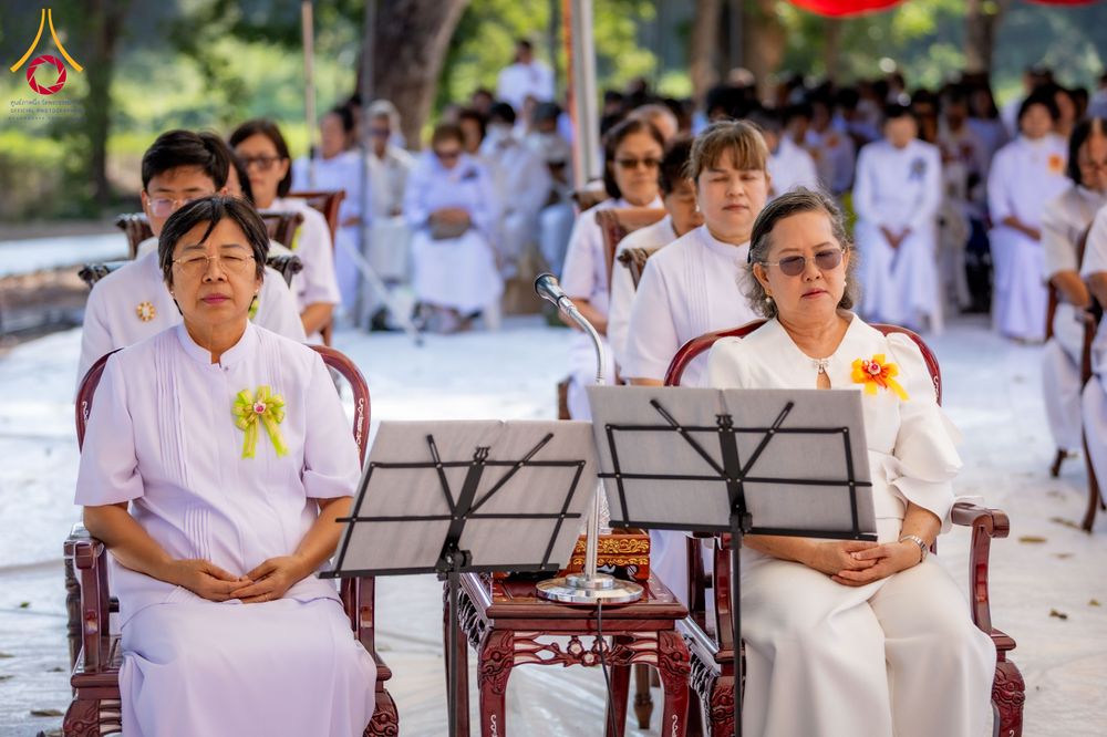 ภาพ No.285767:วันพุธที่ 10 ธันวาคม พ.ศ.2568  พิธีตอกเสาเข็มมงคลต้นสุดท้าย รองรับองค์พระเจดีย์เพื่อสร้างสันติภาพโลก ณ ศูนย์ปฏิบัติธรรมและศูนย์อบรมเยาวชน ชัยนาท