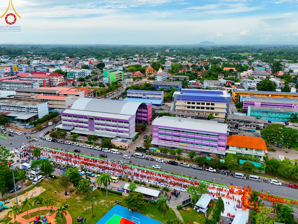 ภาพ No.341187:วันที่ 27 กรกฎาคม พ.ศ. 2569 พิธีตักบาตรพระ 1,000 รูป เมืองพัทลุง  ณ ถนนราเมศวร์ อ.เมือง จ.พัทลุง