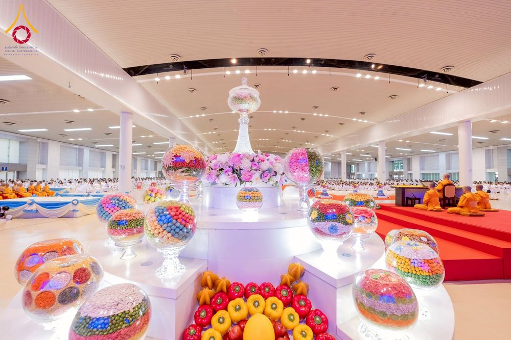 ภาพ No.277139:วันอาทิตย์ที่ 7 ธันวาคม พ.ศ. 2568 พิธีบูชาข้าวพระ ณ สภาธรรมกายสากล วัดพระธรรมกาย