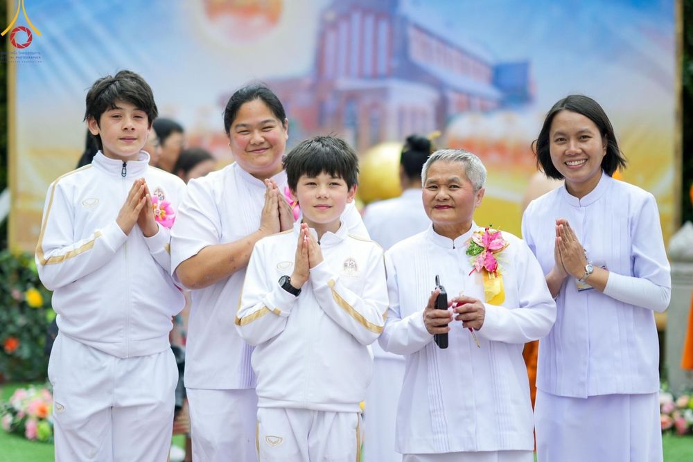ภาพ No.142572:พิธีพัทธสีมา ประดิษฐานลูกนิมิตมหาสมบัติ สถาปนาอุโบสถวัดพระธรรมกายลอนดอน บูชาธรรม 80 ปี หลวงพ่อธัมมชโย วันเสาร์ที่ 22 มิถุนายน พ.ศ. 2567