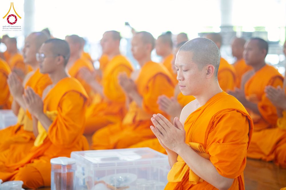 ภาพ No.262679:วันที่ 18,25 ตุลาคม พ.ศ. 2568 พิธีถวายภัตตาหารเมนูสวรรค์ เพื่อการบรรลุธรรม ณ หอฉันคุณยายอาจารย์ฯ วัดพระธรรมกาย