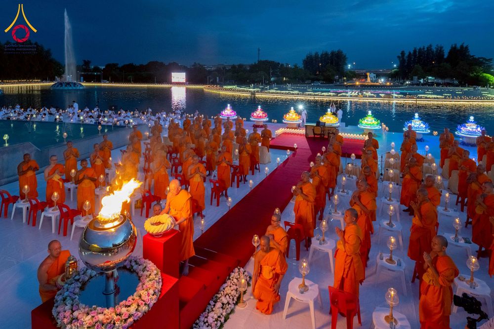 ภาพ No.266297:วันพุธที่ 5 พฤศจิกายน พ.ศ. 2568 (วันพระ ขึ้น 15 ค่ำ เดือน 12) พิธีลอยกระทงธรรม  ณ สระมหาเศรษฐีทะเลบุญ มหาวิหารพระมงคลเทพมุนี วัดพระธรรมกาย จ.ปทุมธานี
