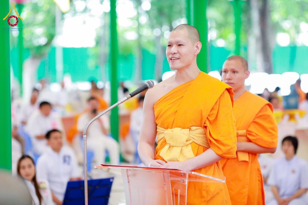 ภาพ No.159094:พิธีทอดผ้าป่าถวายทุนการศึกษาพระภิกษุสามเณรทั่วโลก และ พิธีถวายสังฆทานหนังสือพระไตรปิฏก 80 วัด บูชาธรรม 80 ปี หลวงพ่อธัมมชโย วันเสาร์ที่ 21 กันยายน พ.ศ. 2567 ณ โบสถ์พระไตรปิฏก วัดพระธรรมกาย