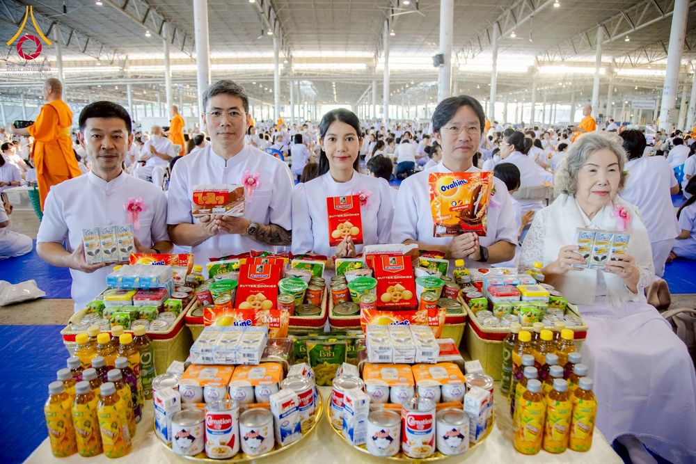 ภาพ No.276993:วันอาทิตย์ที่ 7 ธันวาคม พ.ศ. 2568 พิธีตักบาตรอาทิตย์ต้นเดือน ณ บ้านแก้วเรือนทองคุณยายฯ วัดพระธรรมกาย