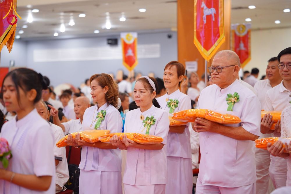 ภาพ No.173858:พิธีทอดกฐิน วัดภาวนาปีนัง ประเทศมาเลเซีย วันที่ 31 ตุลาคม พ.ศ. 2567