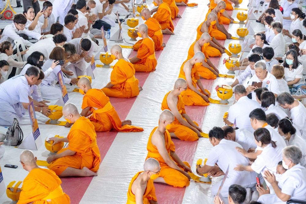 ภาพ No.84207:พิธีขอบรรพชา , พิธีขอสรณคมน์และศีล ,  พิธีรับบาตร , พิธีอุปสมบท ในโครงการบรรพชาอุปสมบทหมู่ธรรมทายาทรุ่นเข้าพรรษา และโครงการบรรพชาสามเณรโรงเรียนนานาชาติ รุ่นที่ 12 ณ โบสถ์พระไตรปิฎก วัดพระธรรมกาย วันที่ 22 กรกฎาคม พ.ศ. 2566