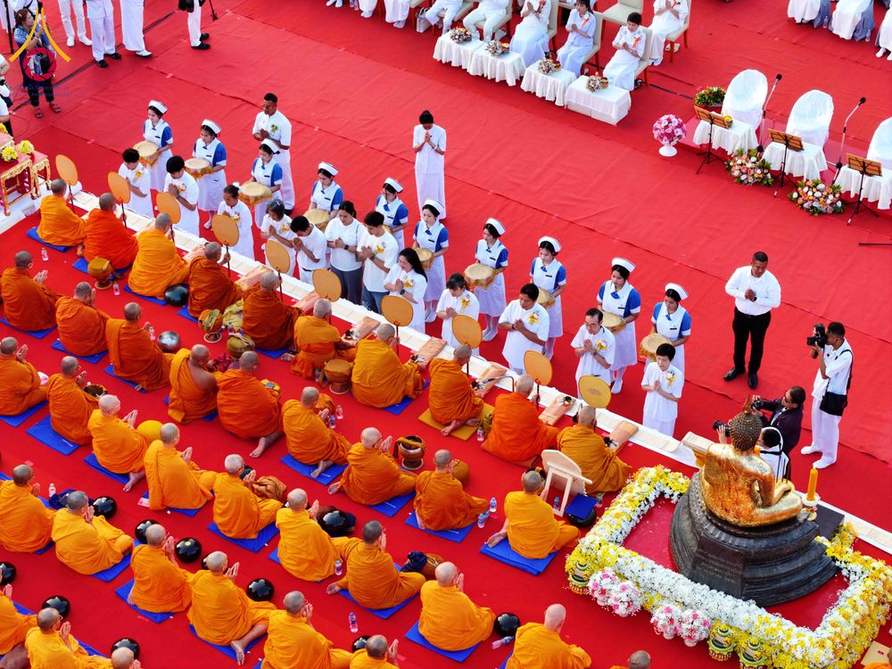 ภาพ No.312552:วันอาทิตย์ที่ 8 มีนาคม พ.ศ.2569 ทำบุญเมืองนครราชสีมา 558 ปี ตักบาตรพระ 10,000 รูป