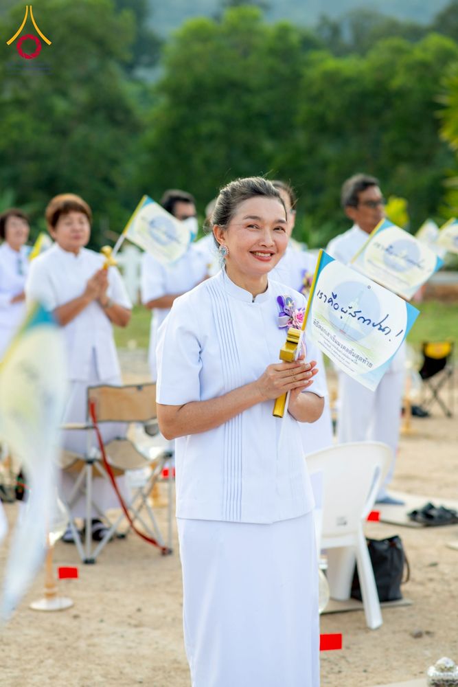 ภาพ No.275084:วันอาทิตย์ที่ 30 พฤศจิกายน พ.ศ. 2568 พิธีตอกเสาเข็ม "สร้างองค์พระเจดีย์เพื่อสร้างสันติภาพโลก" ต้นสุดท้าย ณ ศูนย์ปฏิบัติธรรมระยอง (บ้านช่องลม)