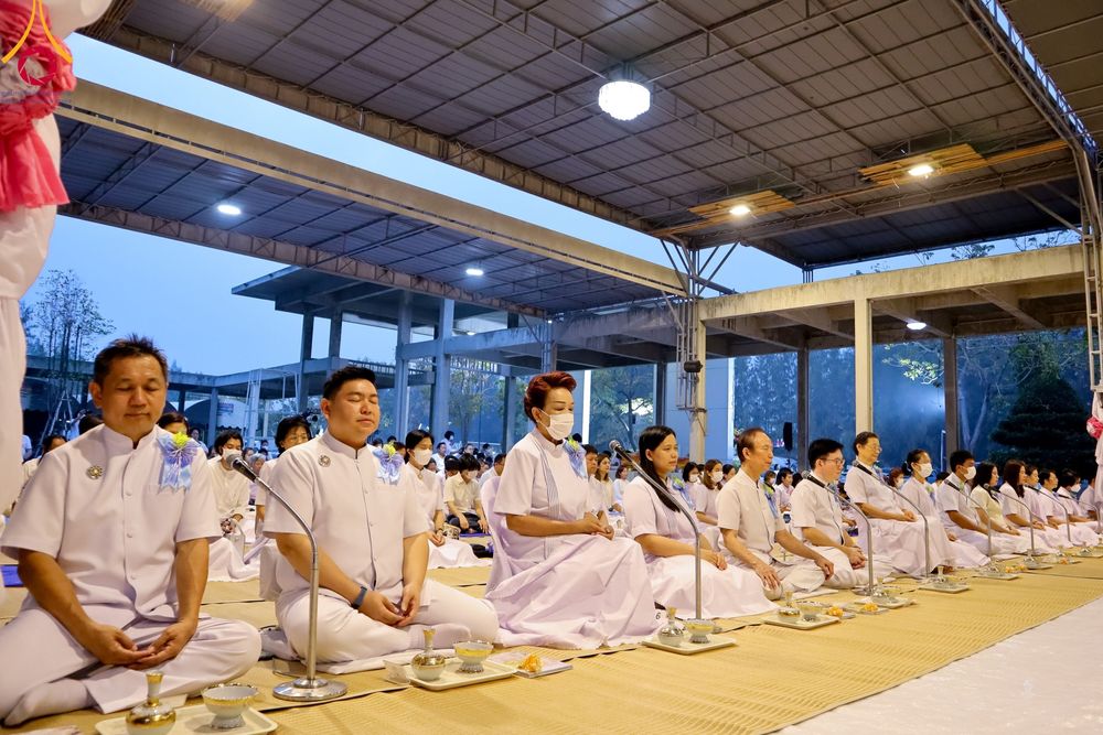 ภาพ No.111847:พิธีถวายภัตตาหารเป็นสังฆทาน แด่คณะพระธรรมยาตราฯ ในโครงการธรรมยาตรา กตัญญูบูชา มหาปูชนียาจารย์ พระมงคลเทพมุนี(สด จนฺทสโร) พระผู้ปราบมาร อนุสรณ์สถาน 7 แห่ง ปีที่ 12 วันที่ 14 มกราคม พ.ศ. 2567 ณ อนุสรณ์สถานมหาวิหารพระมงคลเทพมุนี  (โลตัสแลนด์) อ.สองพี่น้อง จ