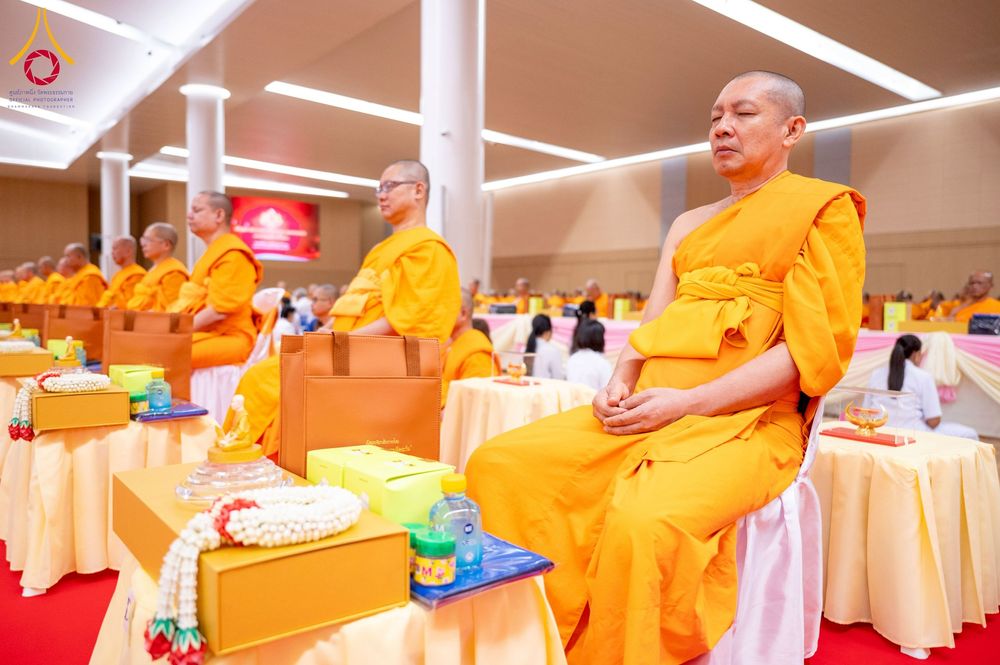 ภาพ No.272870:วันอาทิตย์ที่ 23 พฤศจิกายน พ.ศ.2568 พิธีมุทิตาสักการะ พระมหาเถระและพระเถระ ประจำปีพุทธศักราช 2568 ณ ห้องแก้วสารพัดนึก 2 สภาธรรมกายสากล  วัดพระธรรมกาย