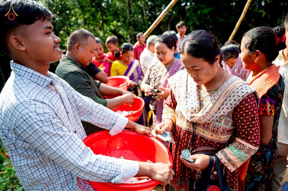 ภาพ No.257505:วันที่ 17 ตุลาคม พ.ศ. 2568 พิธีทอดกฐินสมทบวัดกัลยาณมิตรต่างประเทศ  บูชาธรรม 81 ปี หลวงพ่อธัมมชโย ณ ศูนย์ปฏิบัติธรรมไมตรีปูร์ เมืองคาร์การชารี ประเทศบังกลาเทศ 