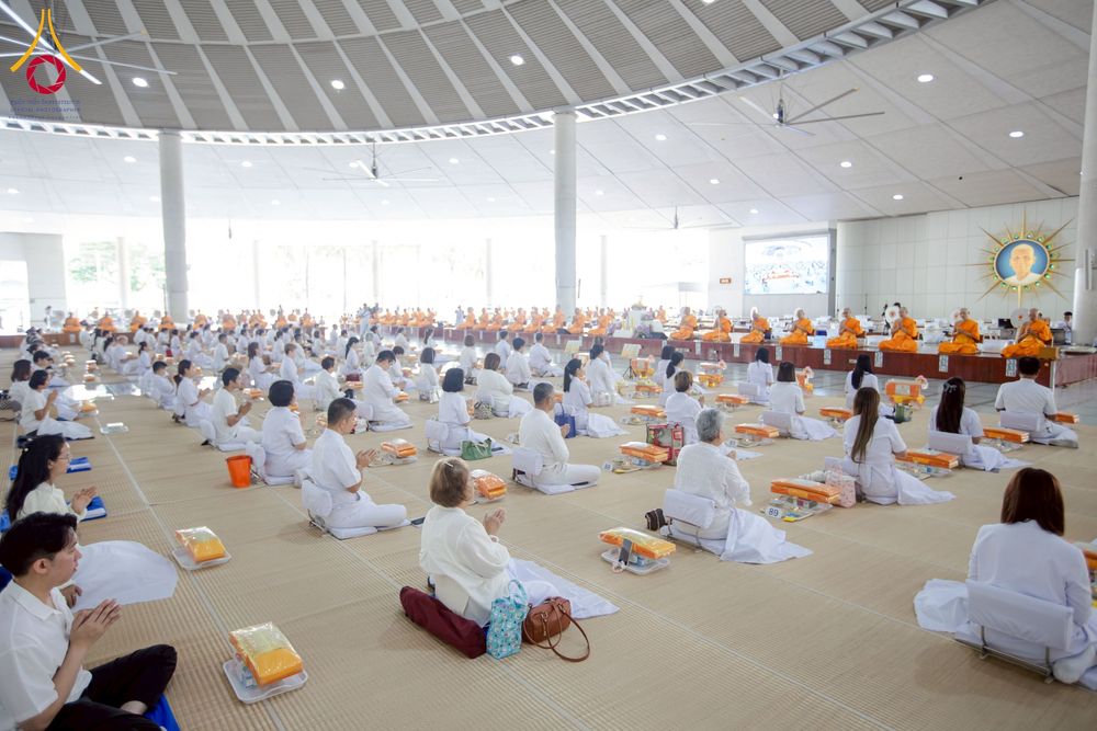 ภาพ No.265909:วันพุธที่ 5 พฤศจิกายน พ.ศ. 2568 (วันพระ ขึ้น 15 ค่ำ เดือน 12) พิธีบุพเปตพลี ครั้งที่ 172 ร่วมอุทิศบุญแด่หมู่ญาติที่ล่วงลับไปแล้ว และสืบทอดอายุพระพุทธศาสนา ณ หอฉันคุณยายอาจารย์ฯ วัดพระธรรมกาย