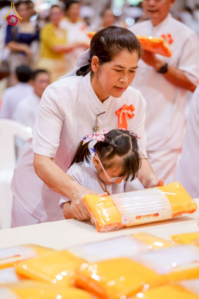 ภาพ No.255030:วันที่ 15 ตุลาคม พ.ศ. 2568 พิธีทอดกฐินสามัคคีประจำปี 2568 บูชาธรรม 81 ปี หลวงพ่อธัมมชโย ณ ศูนย์อบรมเยาวชนกาญจนบุรี